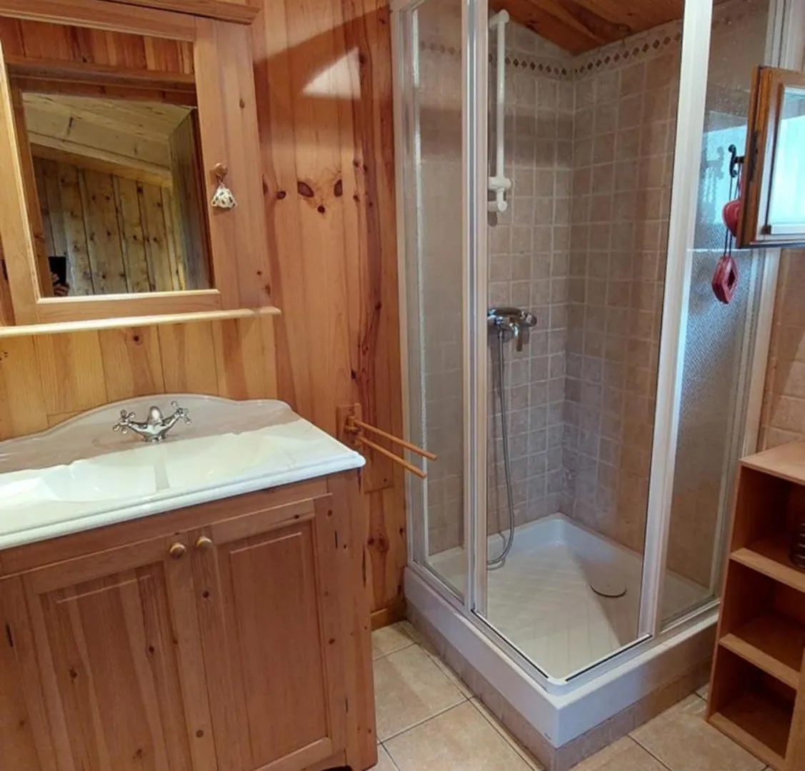 Chalet Independant Chez Aurele Dullin Oda ve Kahvaltı